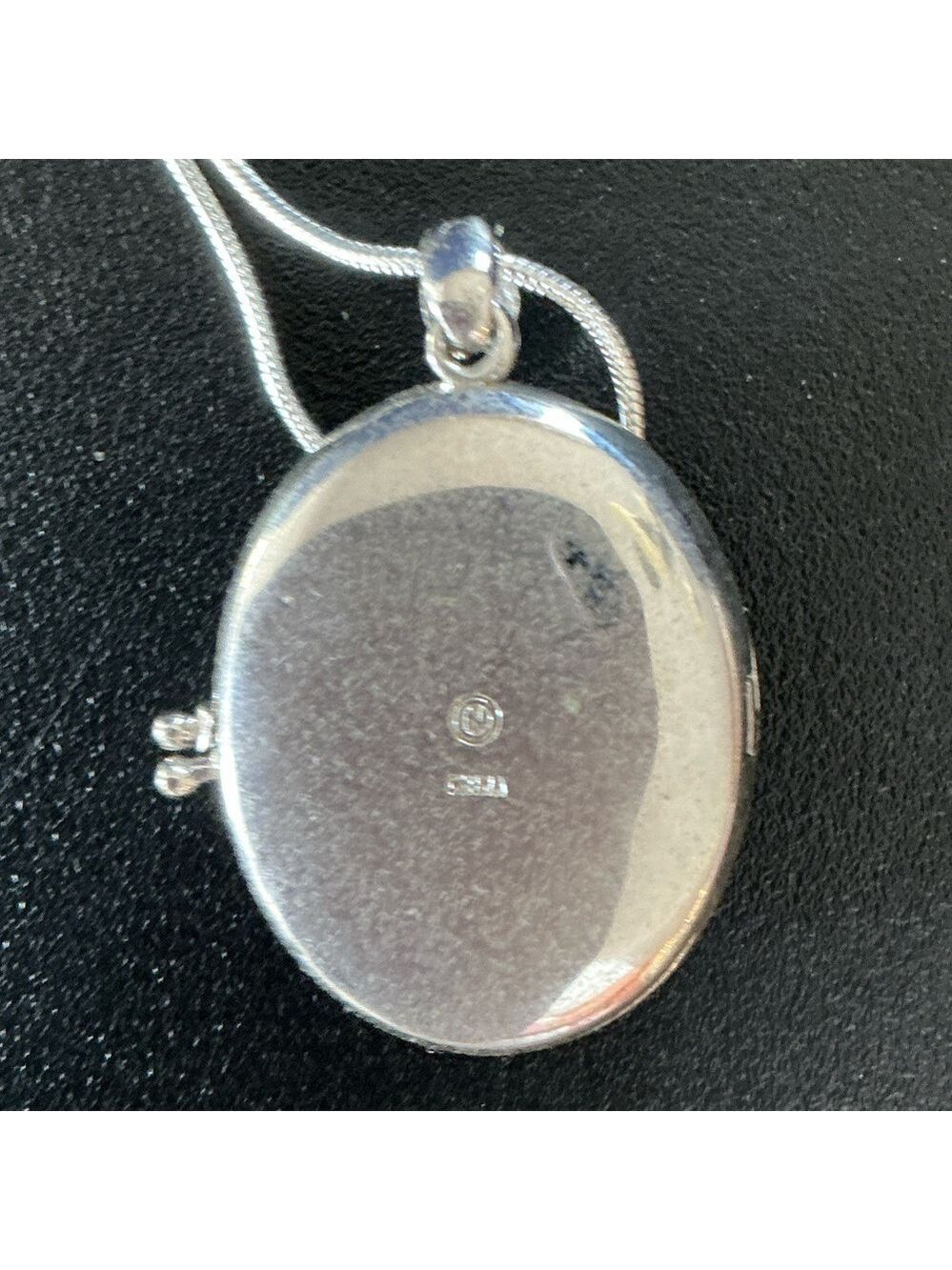 Elegant Silver & Crystal Locket Pendant Necklace - Picture 4 of 4